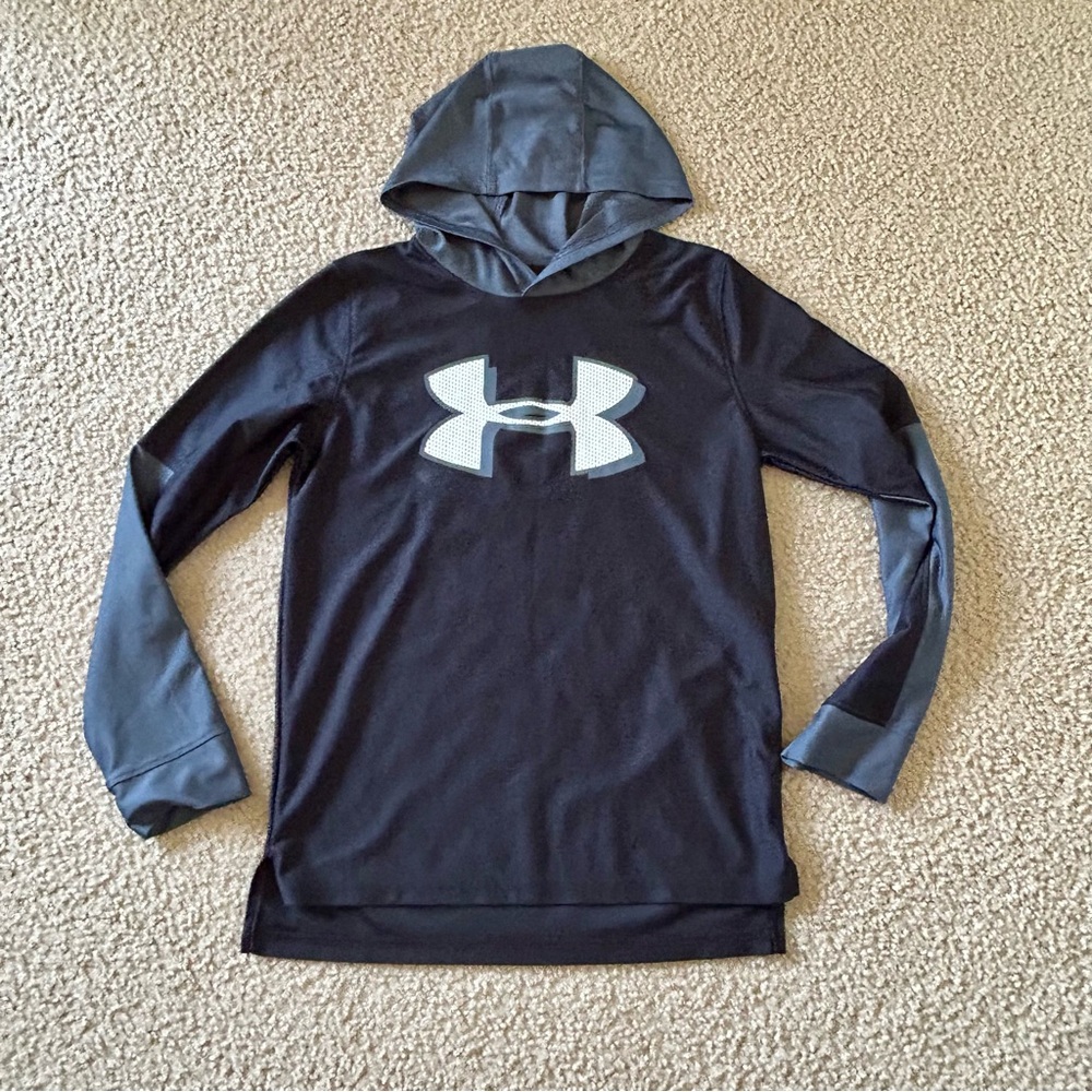 Under Armour Charcoal and Black Pullover Boys lightweight hoodie M medium